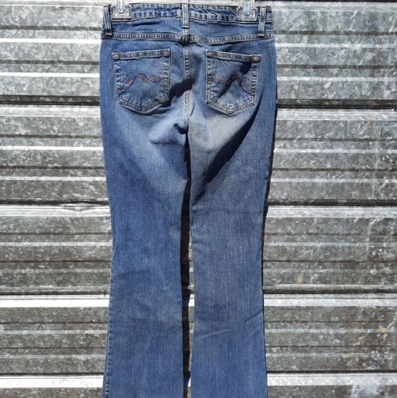 Arizona Distressed Jeans - Picture 8 of 10